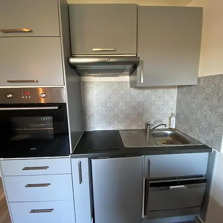 T2 Avec Terrasse Et Wi-fi Proche Des Thermes Du Connetable Appartement