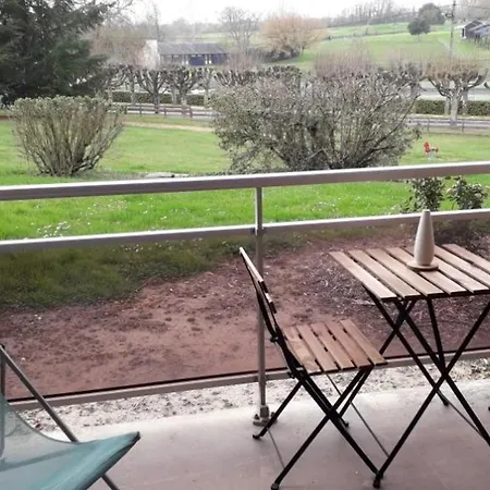 T2 Avec Terrasse Et Wi-fi Proche Des Thermes Du Connetable Appartement *